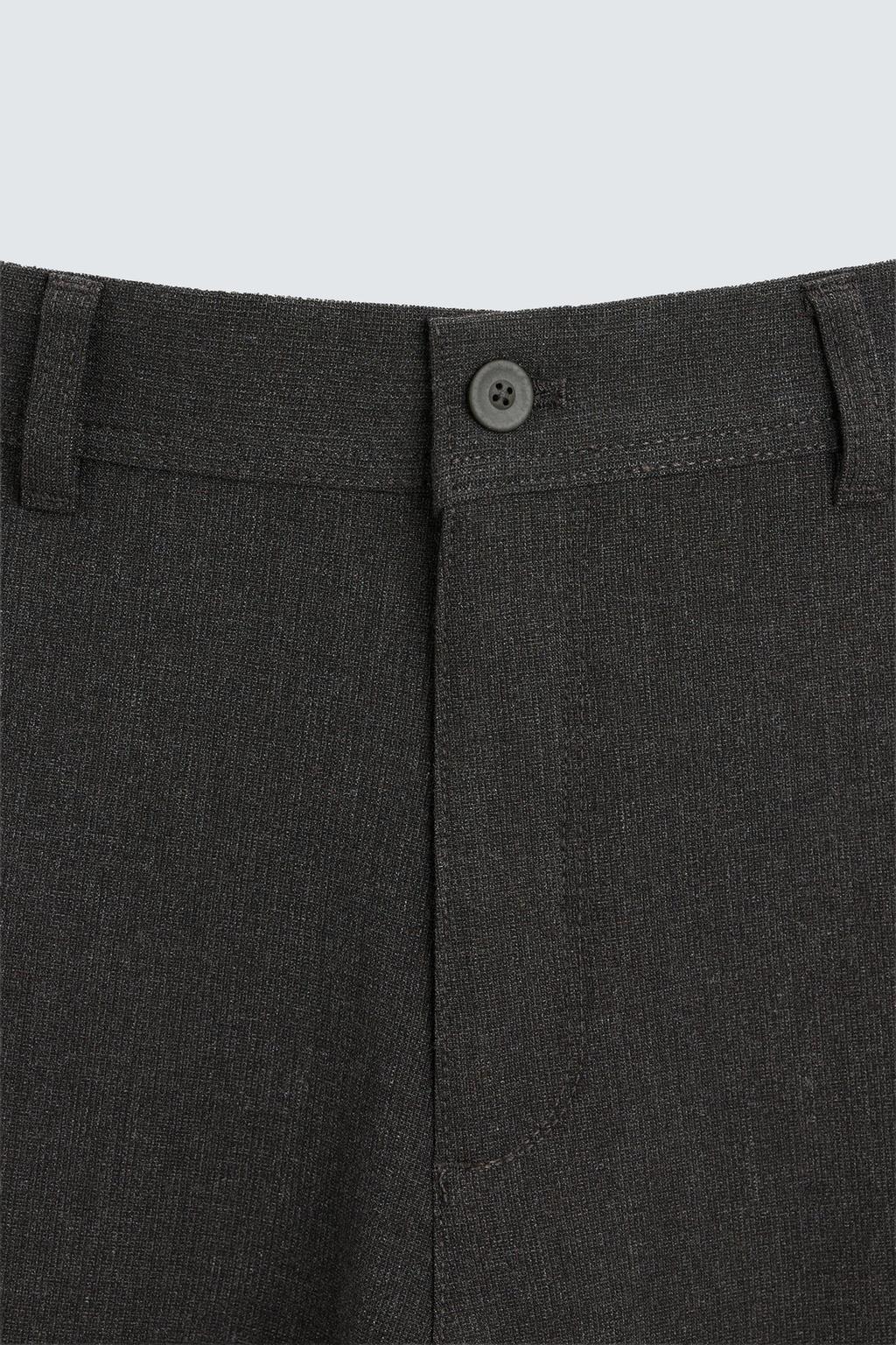 БРЮКИ ЧИНОС ИЗ КОМФОРТНОЙ РЕЛЬЕФНОЙ ТКАНИ