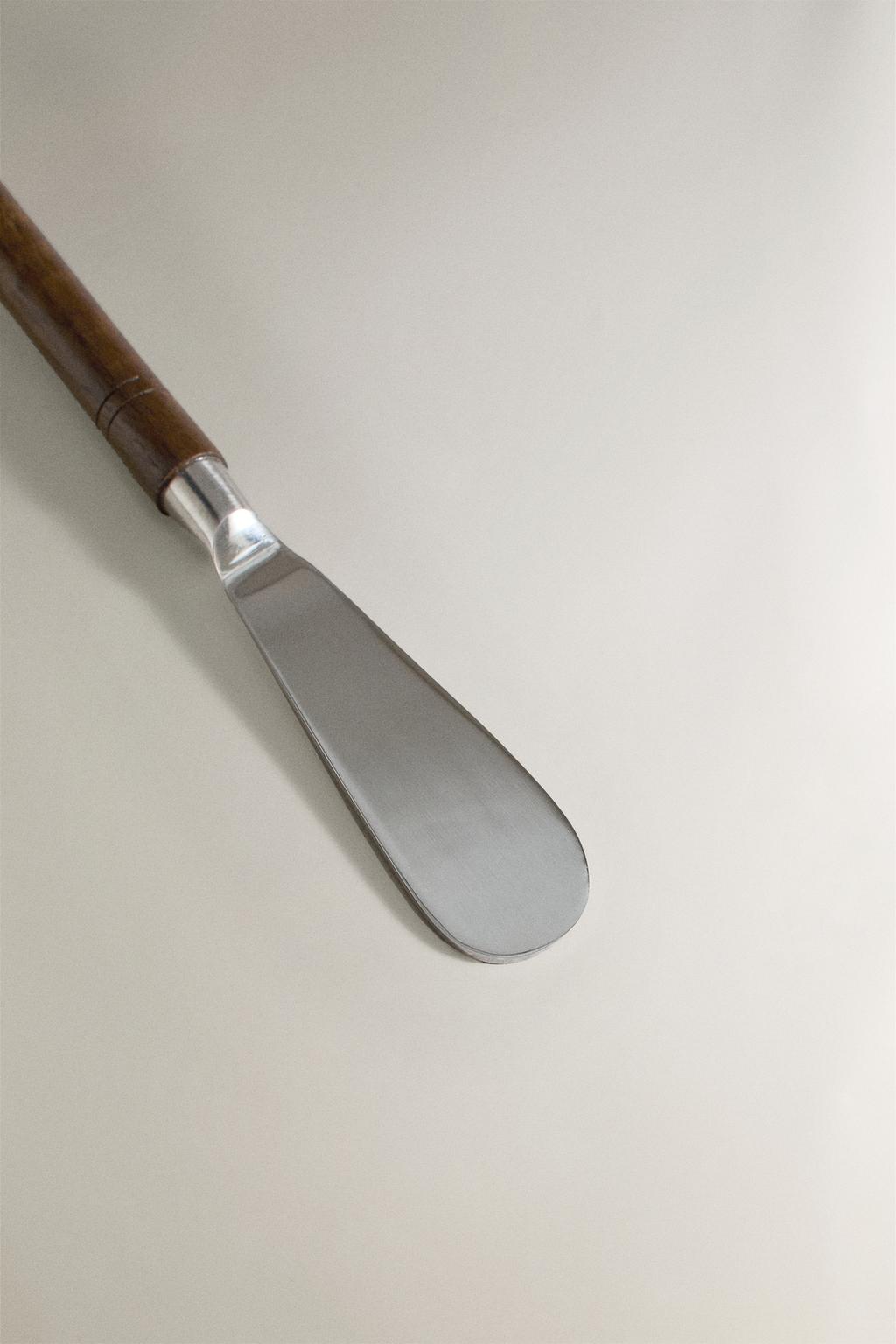 Масляный нож с ручкой из манго