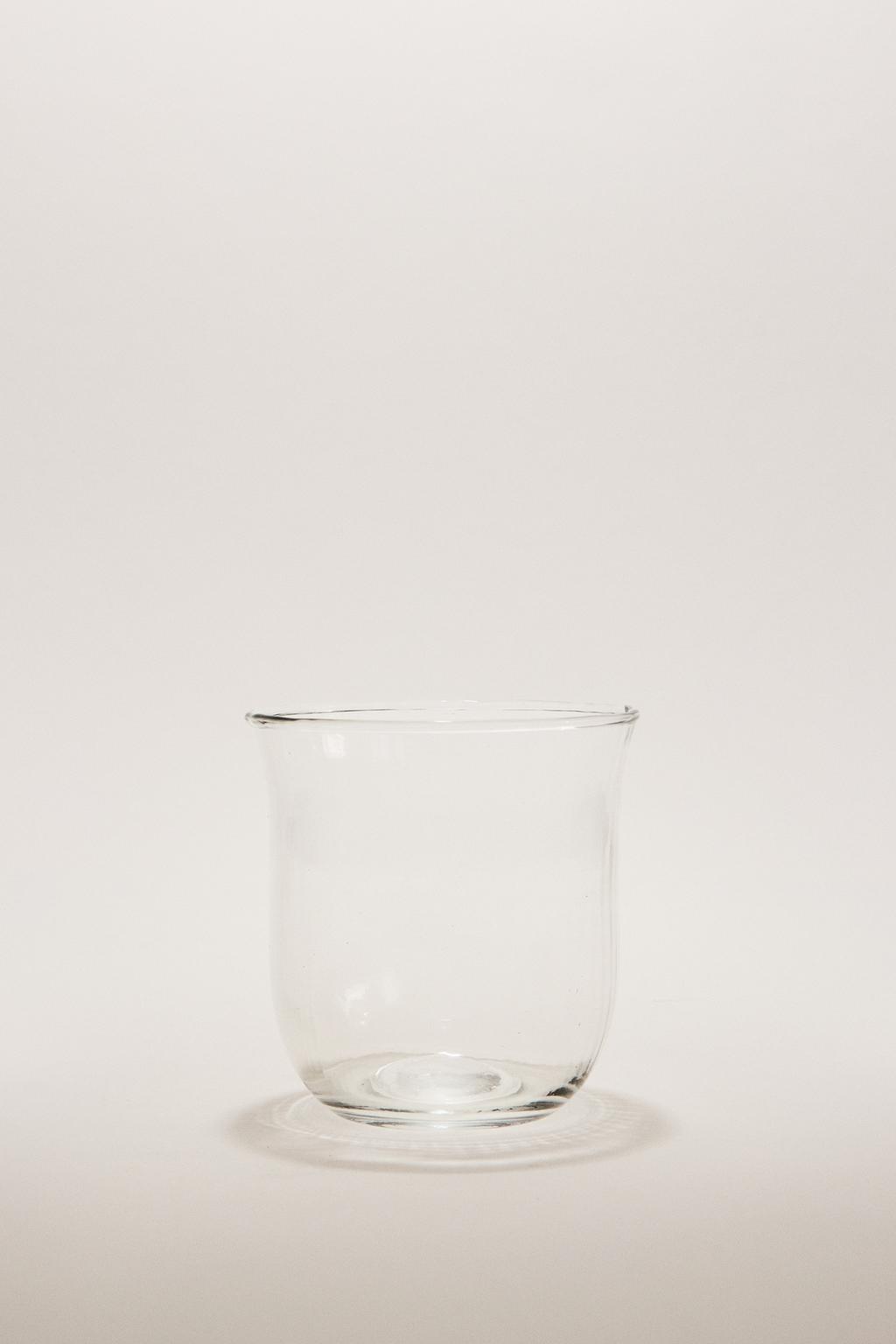 Стакан из стекла с объемным дизайном