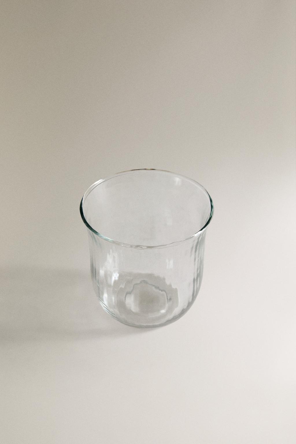 Стакан из стекла с объемным дизайном