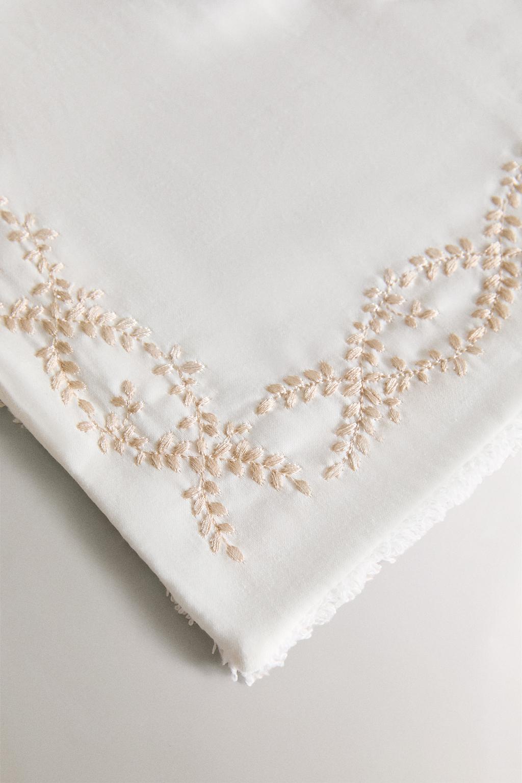 Набор гостевых полотенец с вышивкой растений (набор из 2)