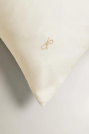 Наволочка из хлопкового сатина с бантами (300 нитей)- Заказать в России