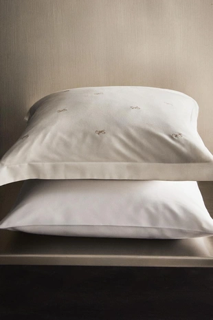 Наволочка из хлопкового сатина с бантами (300 нитей)- Заказать в России