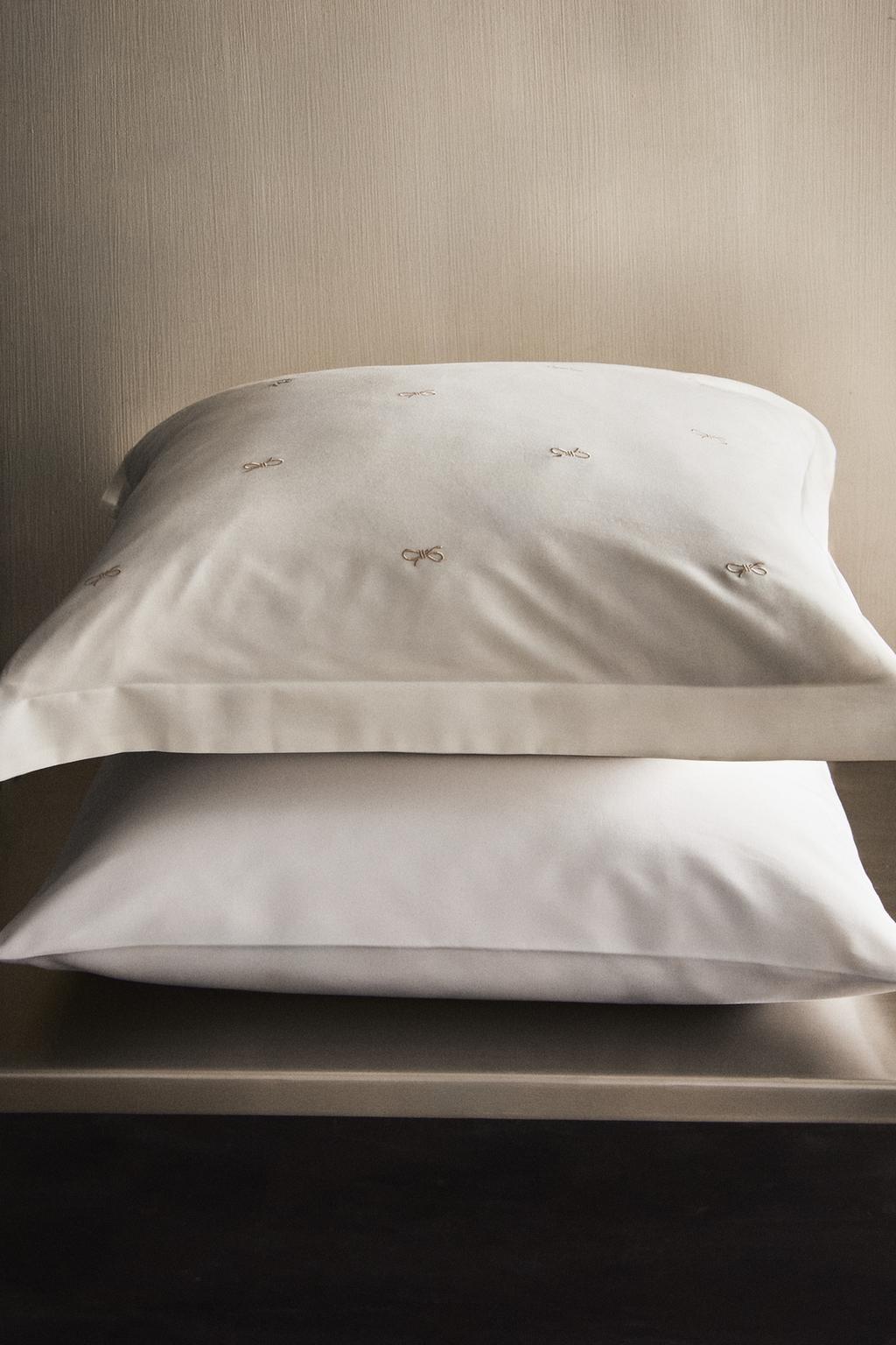 Наволочка из хлопкового сатина с бантами (300 нитей)