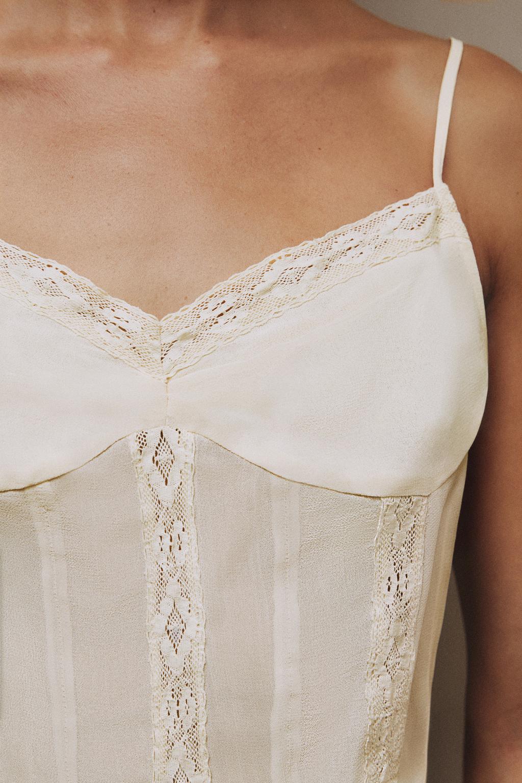 Топ из хлопка с кружевными деталями