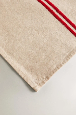 Скатерть с двойной вышитой полосой- Заказать в России