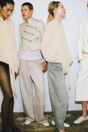 Джинсы ZW COLLECTION с эффектом потертости и высокой посадкой- Заказать в России