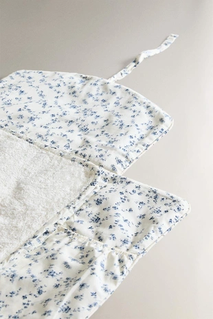 Портативный пеленальный мат ZARA с синим цветочным узором- Заказать в России