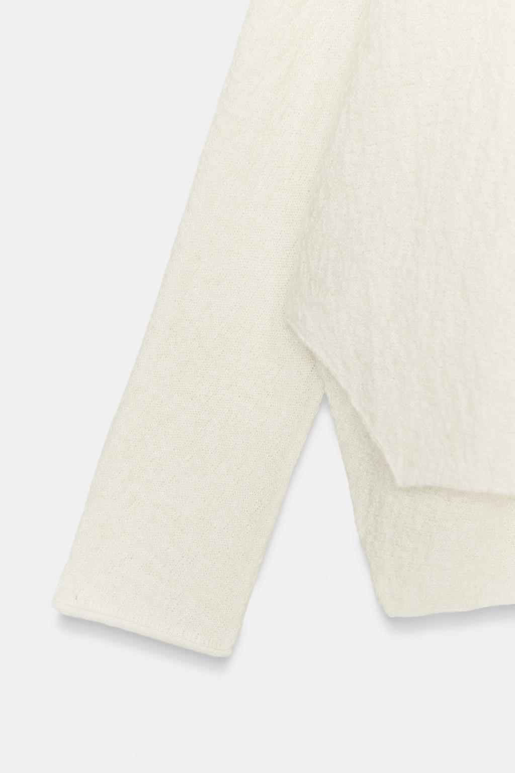 ВЯЗАНЫЙ СВИТЕР-НАКИДКА