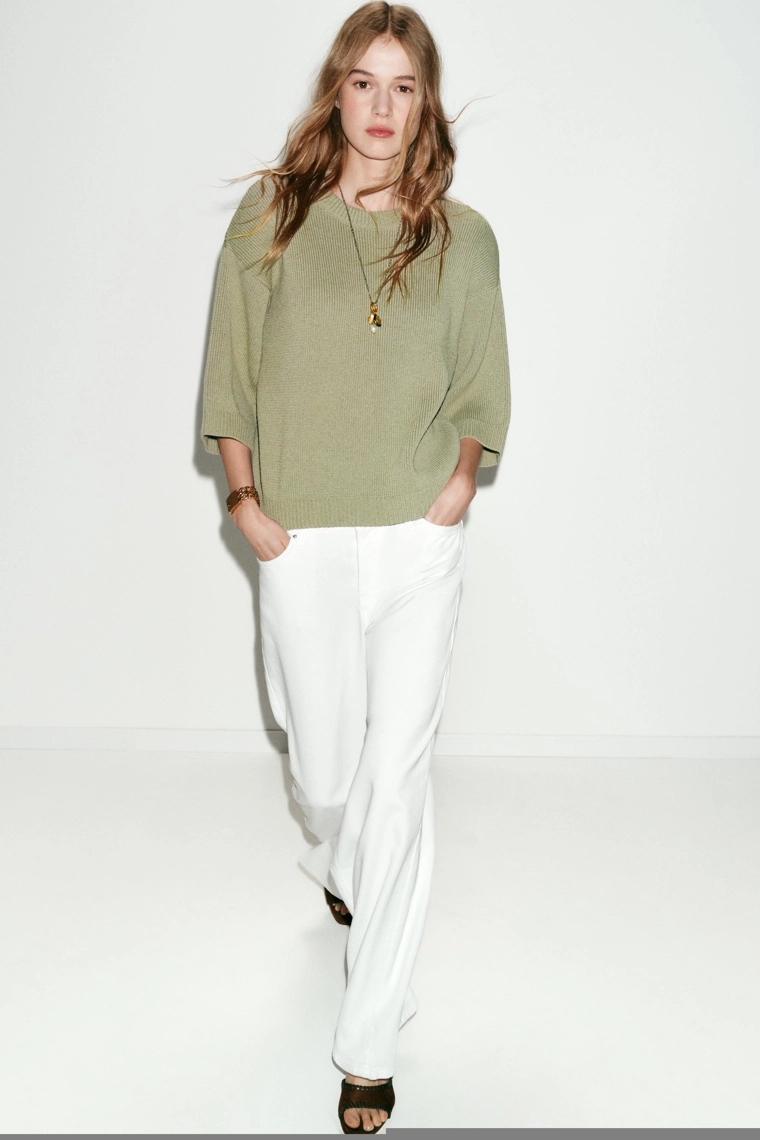 Вязанный свитер с наплечниками