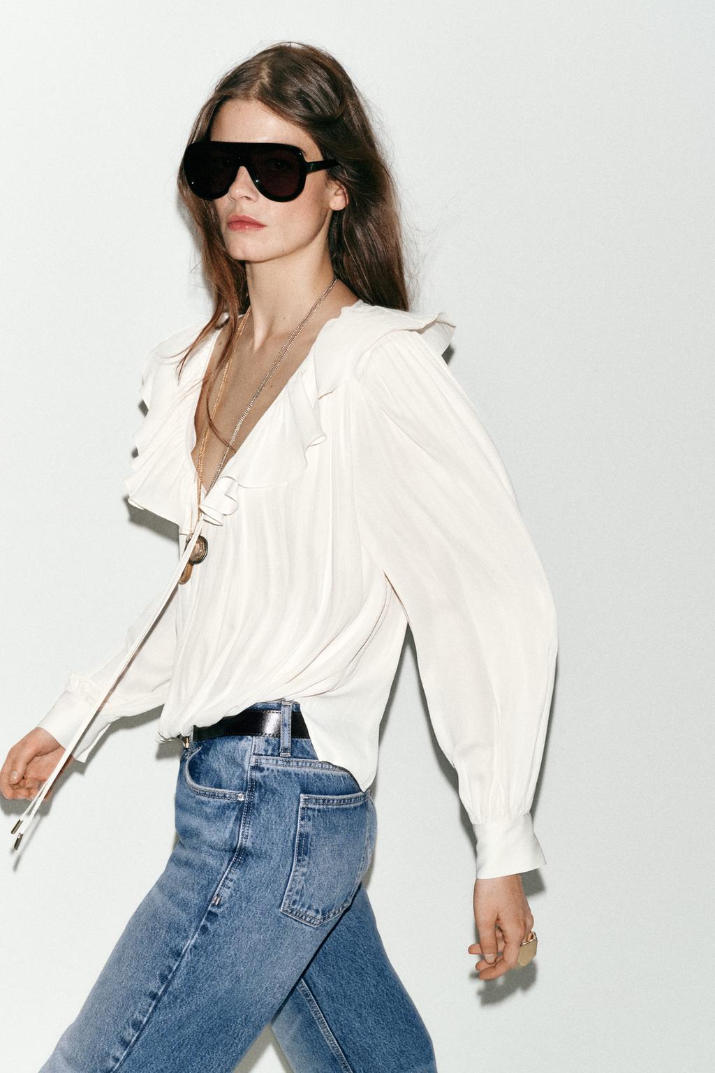 АТЛАСНАЯ БЛУЗА С ВОЛАНАМИ И ПОДПЛЕЧНИКАМИ