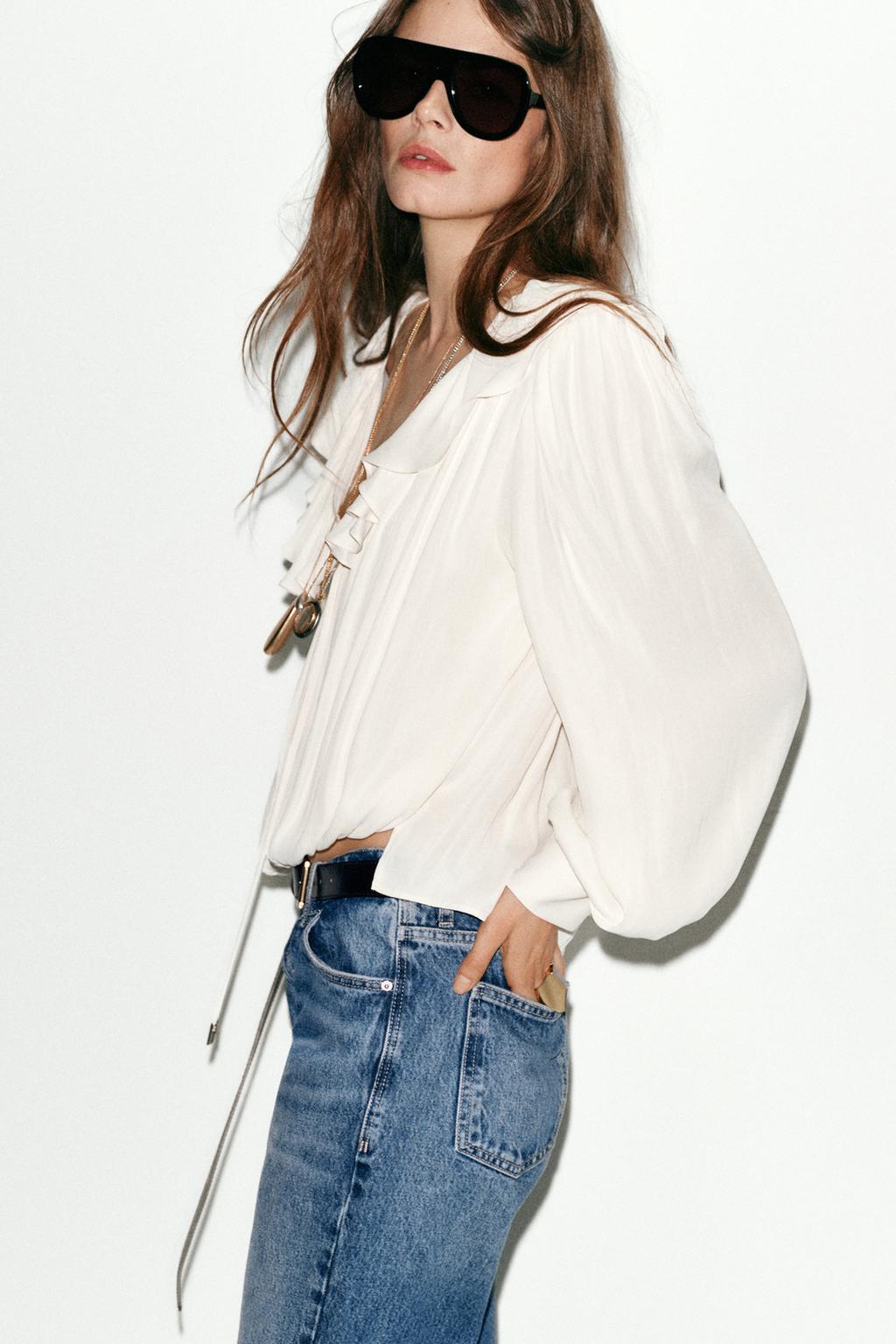 АТЛАСНАЯ БЛУЗА С ВОЛАНАМИ И ПОДПЛЕЧНИКАМИ