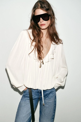 Атласная блуза с воланами и подплечниками- Заказать в России