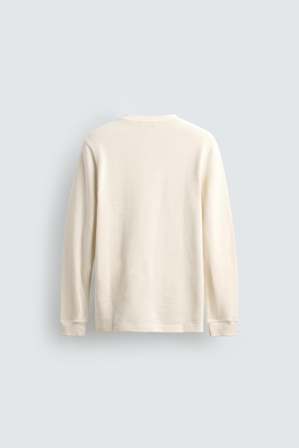 ФУТБОЛКА ИЗ РЕЛЬЕФНОГО ТРИКОТАЖА В РУБЧИК