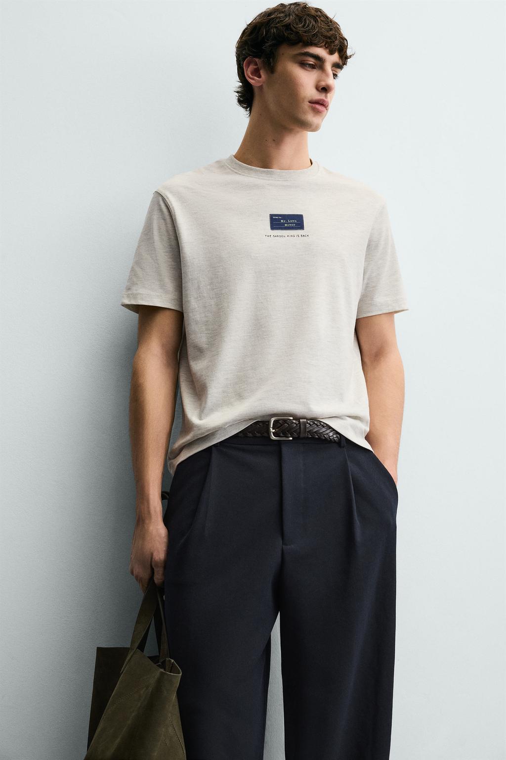 ФУТБОЛКА С КОНТРАСТНЫМ ПРИНТОМ