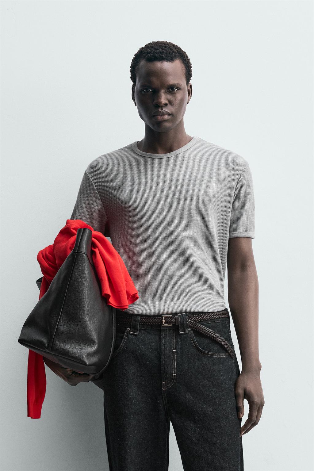 ФУТБОЛКА ИЗ РЕЛЬЕФНОГО ТРИКОТАЖА