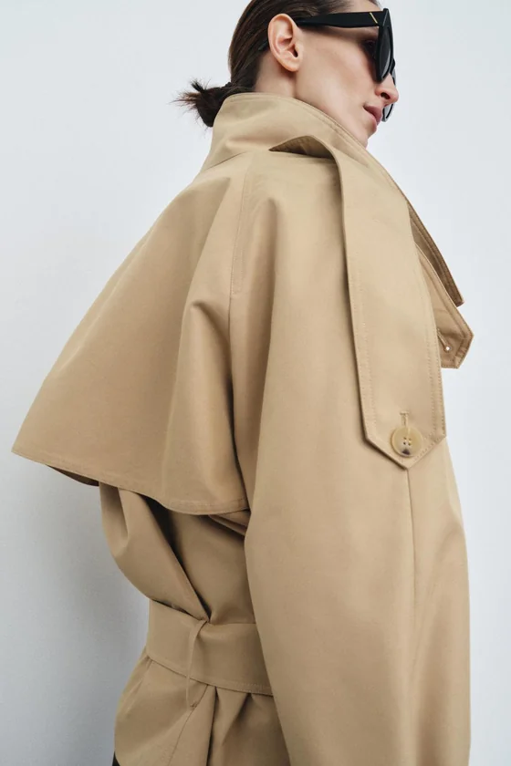 КОРОТКИЙ ТРЕНЧ С ВЫСОКИМ ВОРОТНИКОМ — коллекция Zara «ZW»
