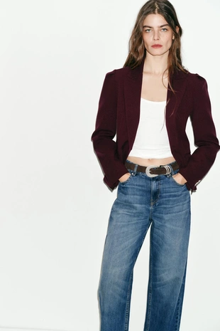 Приталенный блейзер с выделенной линией плеч- Заказать в России