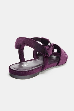 Бархатистые сандалии с ремешками