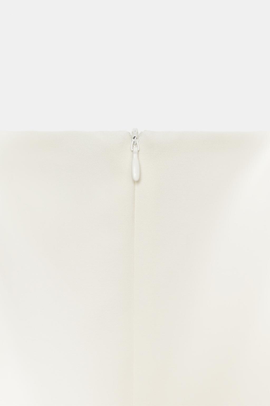 КОРОТКОЕ ПЛАТЬЕ СО СКЛАДКАМИ И КАРМАНАМИ