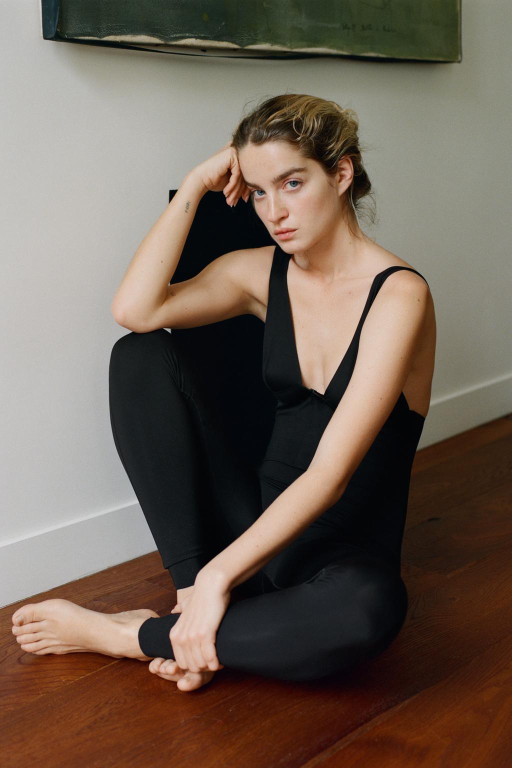 КОМБИНЕЗОН НА БРЕТЕЛЯХ С ПОЛИАМИДОМ И МОЛНИЕЙ