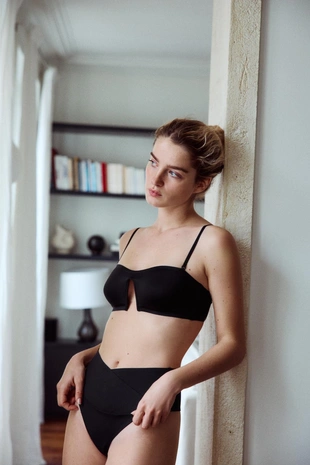 Бюстгальтер из смесового полиамида с аппликацией- Заказать в России