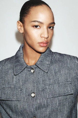 Короткая куртка из рельефной ткани- Заказать в России