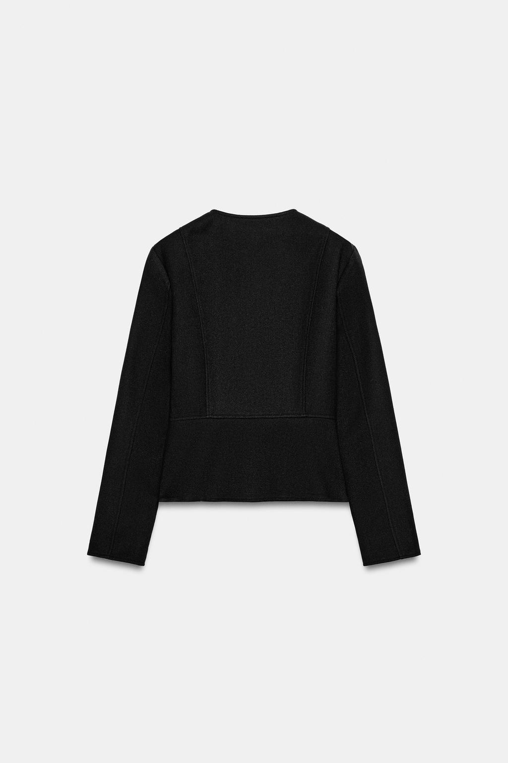 МЯГКАЯ КУРТКА С БАСКОЙ