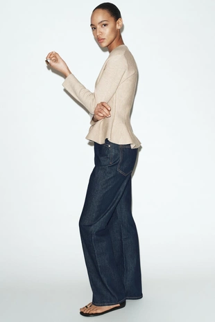 Трикотажный кардиган с баской- Заказать в России