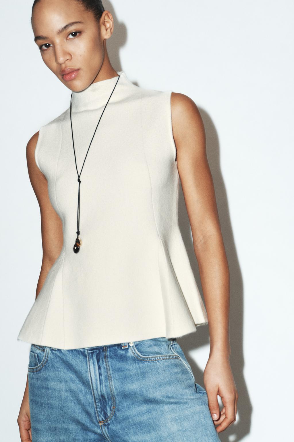 ТРИКОТАЖНЫЙ ТОП С БАСКОЙ