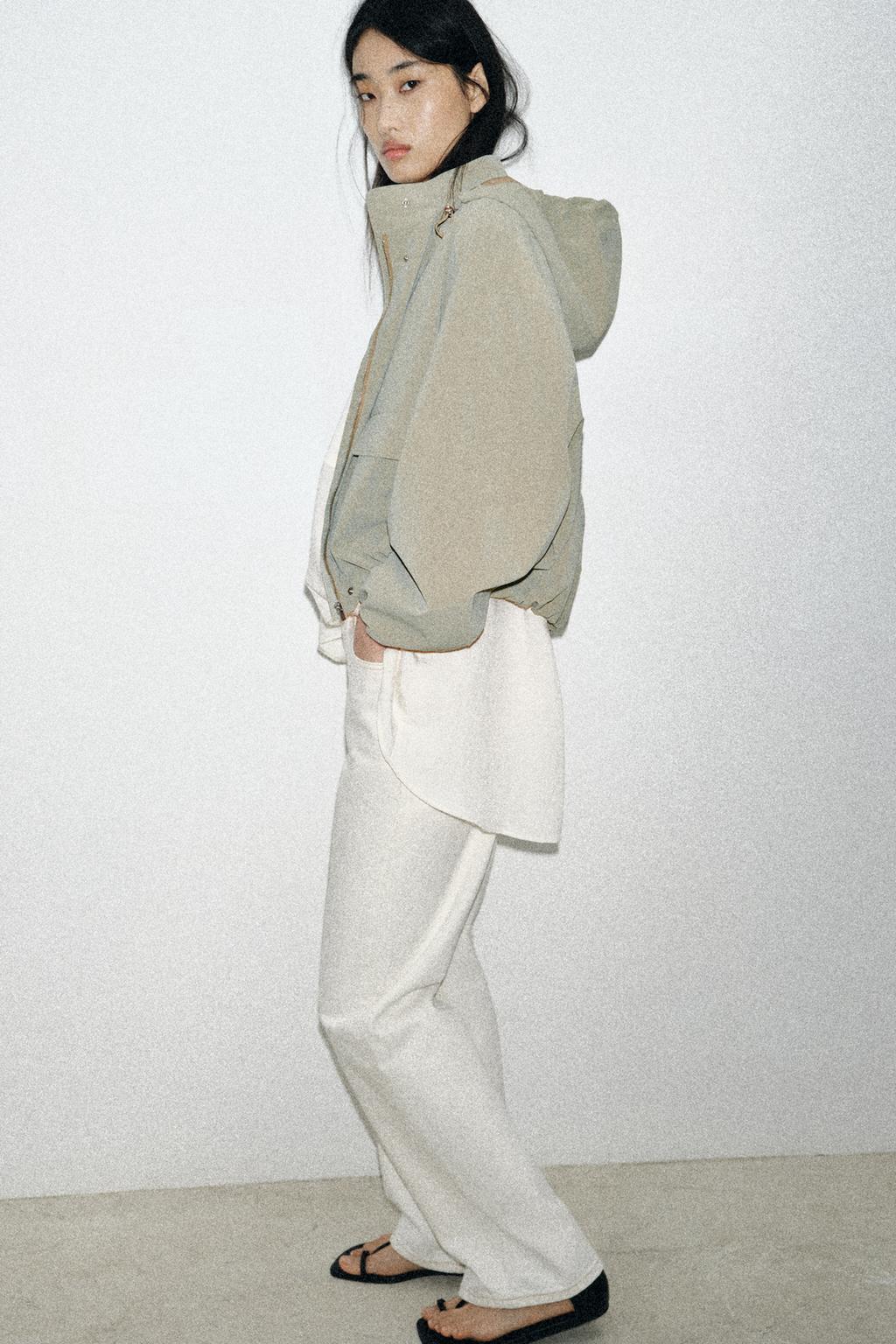 ПРОРЕЗИНЕННАЯ КУРТКА С КАПЮШОНОМ