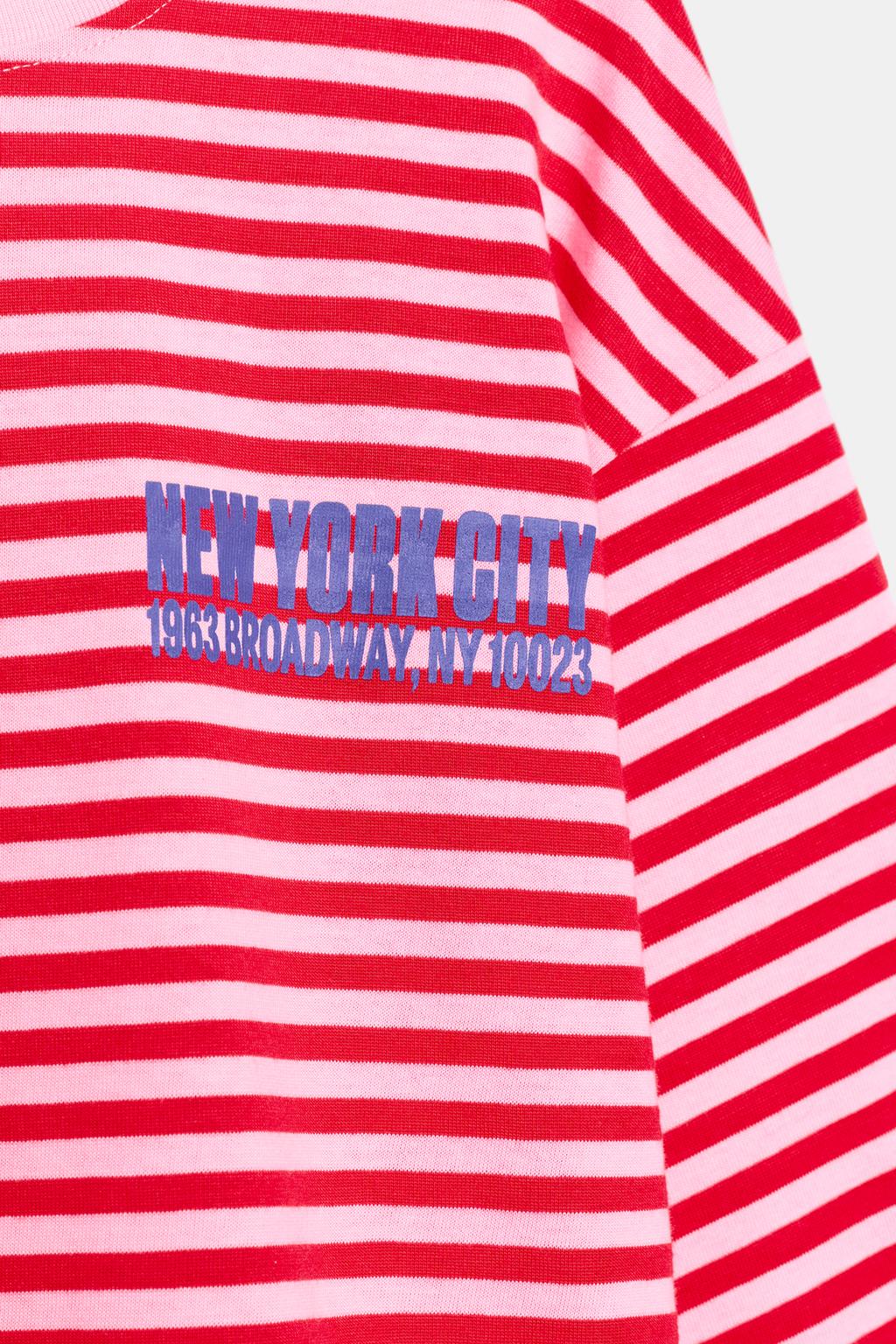 ФУТБОЛКА В ПОЛОСКУ С ТЕКСТОМ