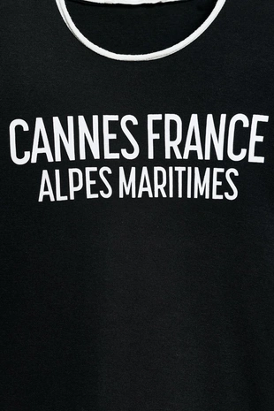 Футболка с надписью и контрастной отделкой- Заказать в России