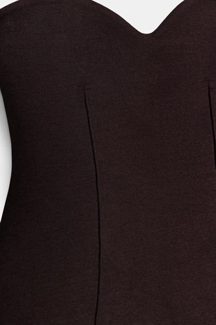 Топ бандо с вырезом сердечком