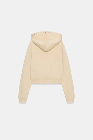 Худи с заклепками