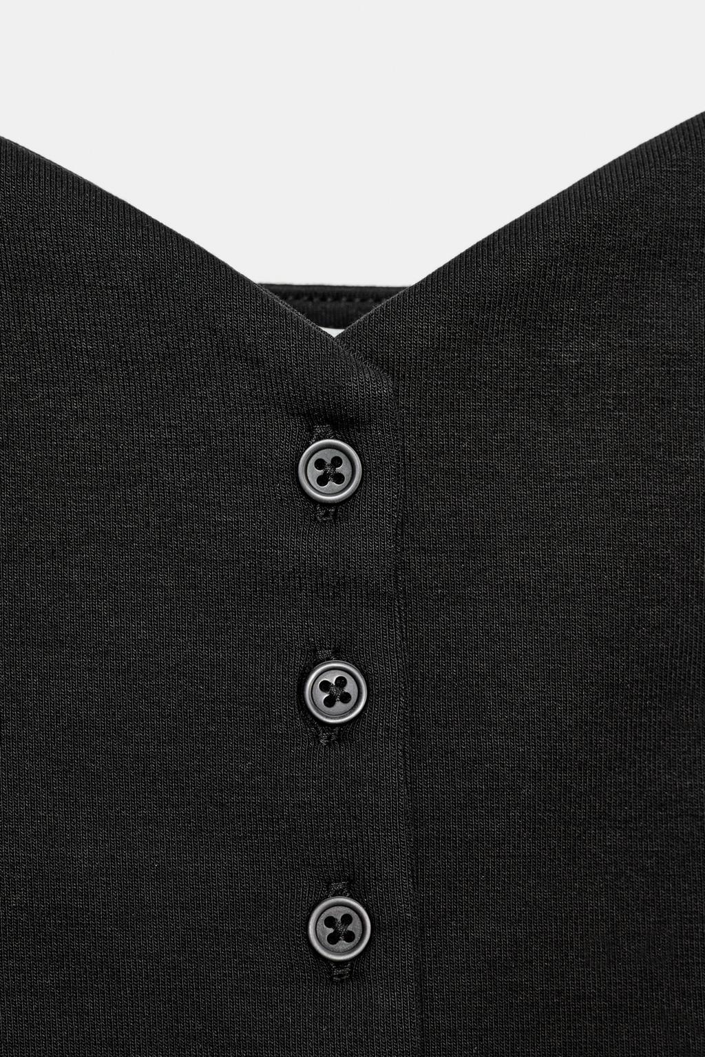 ТОП С ВЫРЕЗОМ СЕРДЕЧКОМ И ПУГОВИЦАМИ