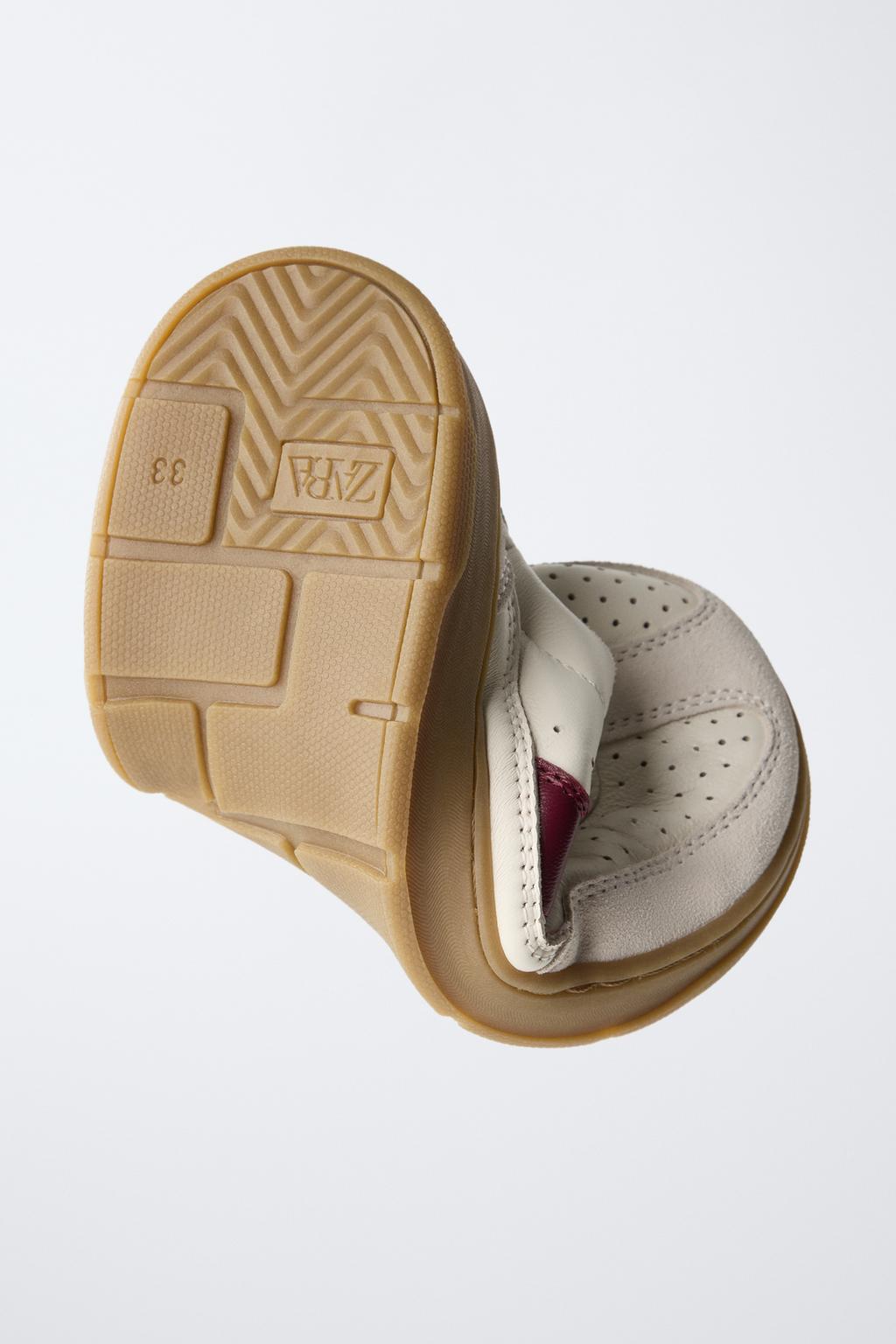 Кожаные босоножки на босую ногу