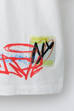 Футболка с принтом граффити- Заказать в России