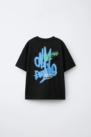 Футболка с принтом спреем- Заказать в России