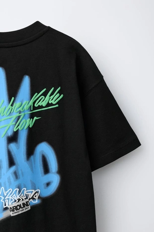 Футболка с принтом спреем- Заказать в России