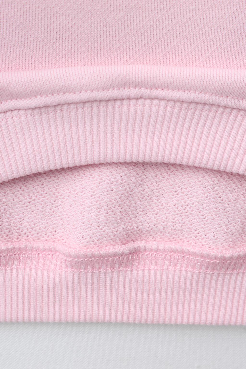 ТОЛСТОВКА С ВОРОТНИКОМ-ХОМУТОМ И ВОЛНИСТЫМ УЗОРОМ