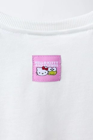 Футболка с машиной HELLO KITTY AND FRIENDS © SANRIO- Заказать в России