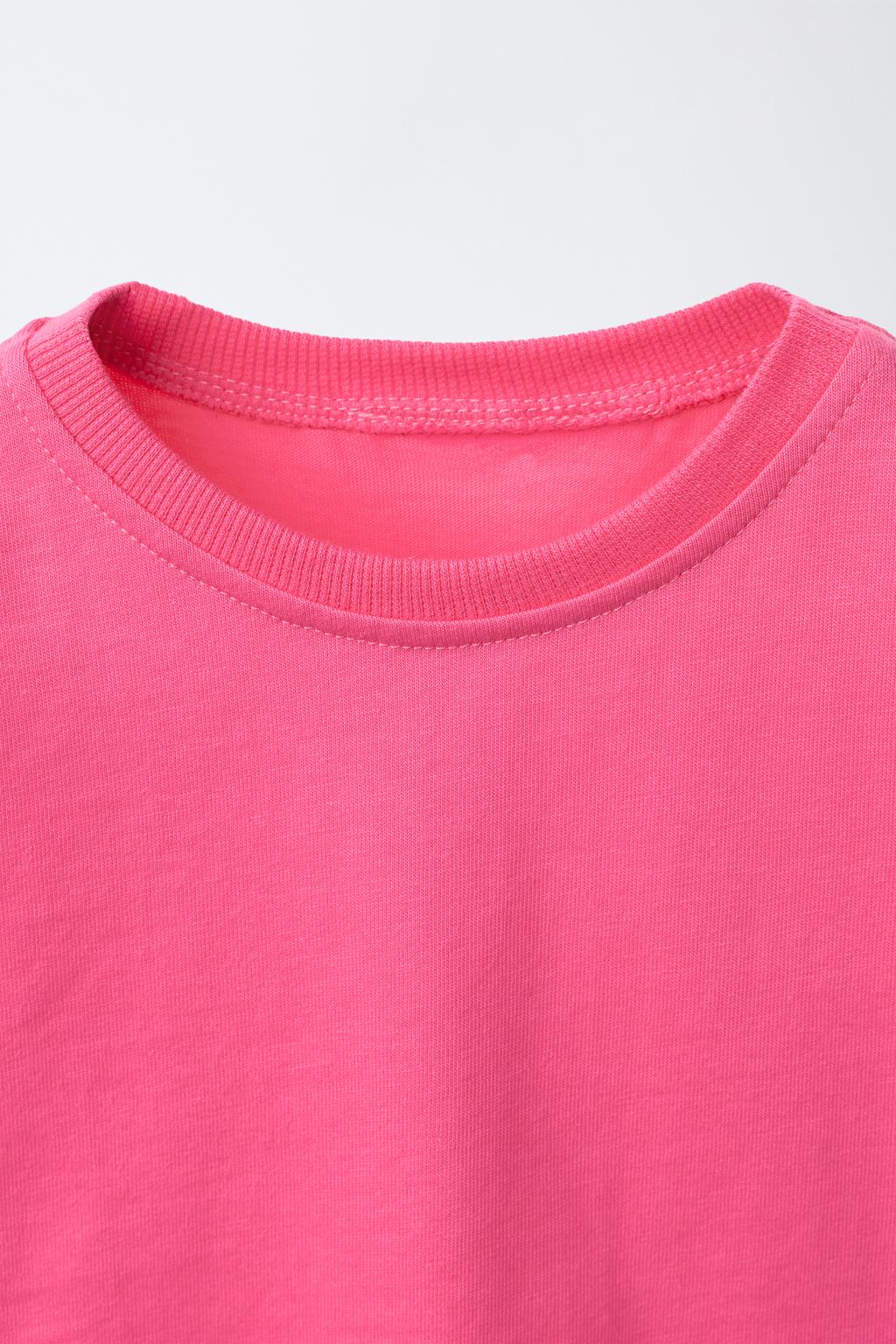 КОМПЛЕКТ ИЗ ФУТБОЛКИ И ВЕЛОСИПЕДНЫХ ЛЕГИНСОВ С ПРИНТОМ