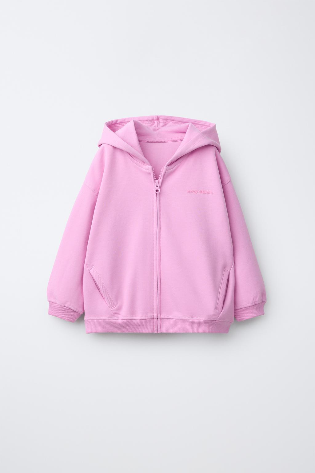 ТОЛСТОВКА НА МОЛНИИ С РЕЛЬЕФНЫМ ТЕКСТОМ И ЭФФЕКТОМ INTERLOCK