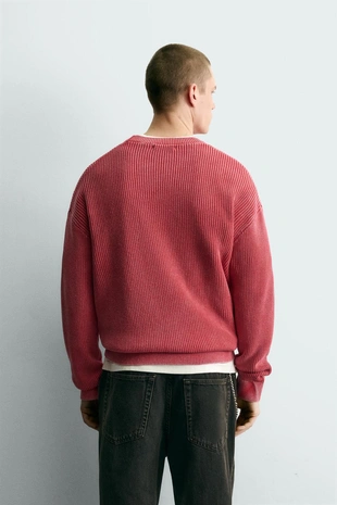 Свитер в рубчик с эффектом потертости- Заказать в России