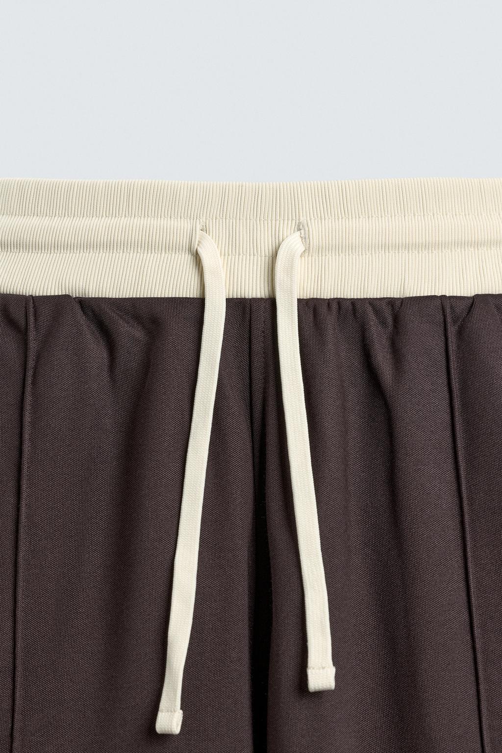 ДЖОГГЕРЫ WIDE FIT С ЛАМПАСАМИ