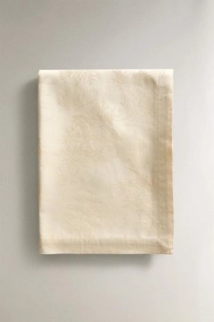 Скатерть с жаккардовым ландшафтом и лошадьми- Заказать в России