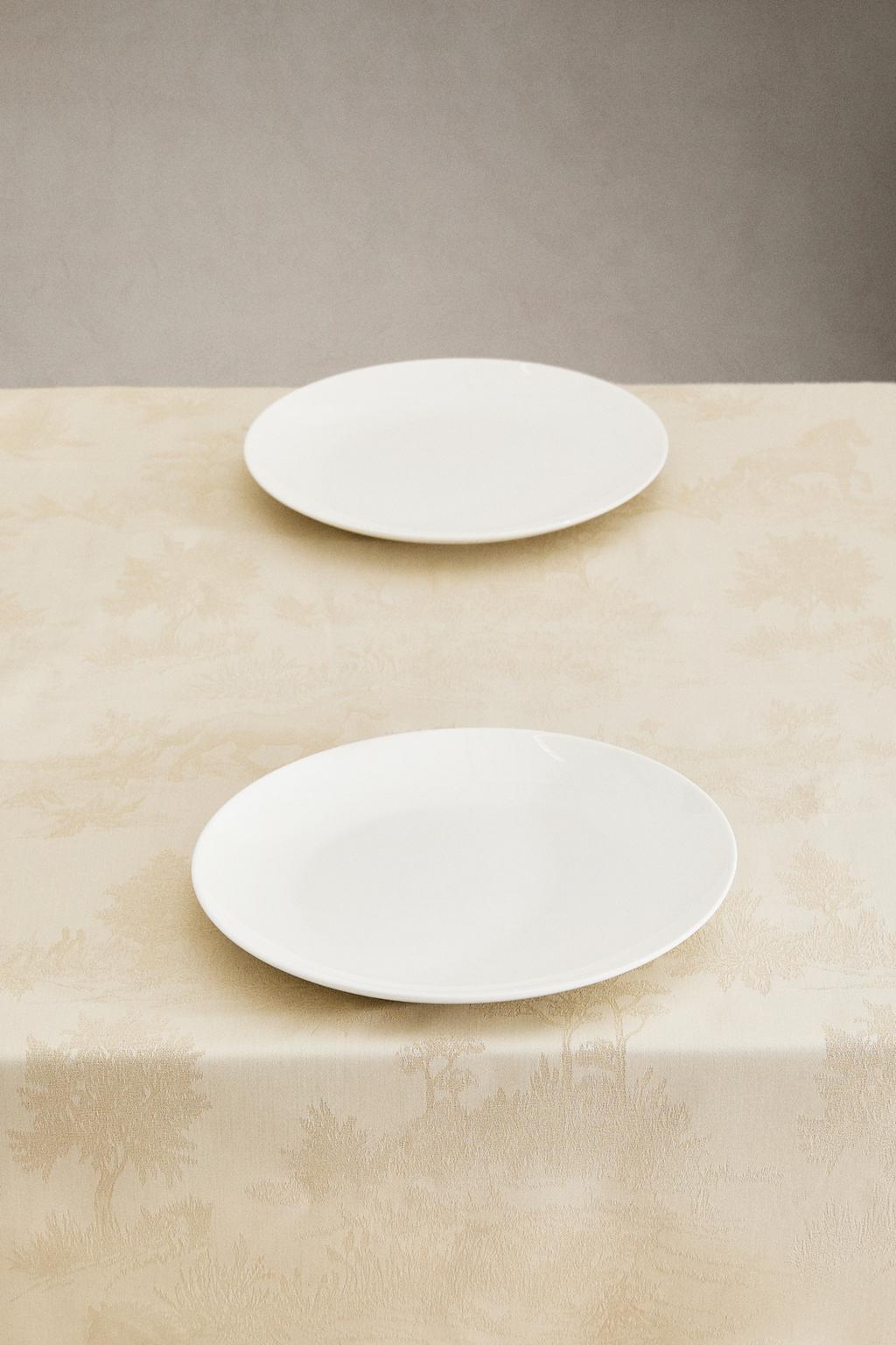 Скатерть с жаккардовым ландшафтом и лошадьми