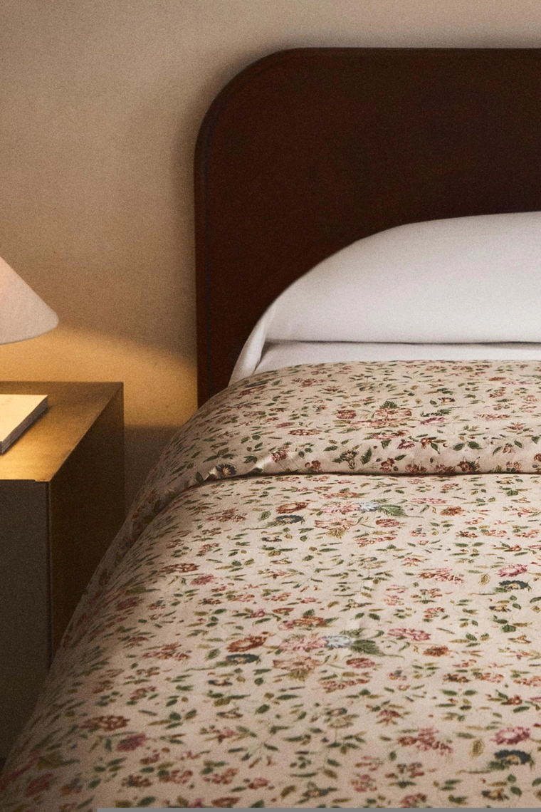 Наволочка из шелкового сатина с цветочным принтом 300 tc