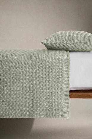 Покрывало из мини-вафельного трикотажа- Заказать в России